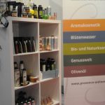 Gourmet- und Feinkost-Produkte der Provence am Messestand Consumenta von Arômes de Provence, Onlineshop