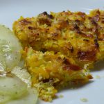 Leckere Kürbisquiche mit Gurkensalat | Rezept im Blog